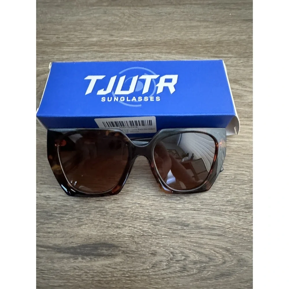 TJUTR Fit Over Polarized Sunglasses for‎ Women Men, Trendy Wrap Around Glasses